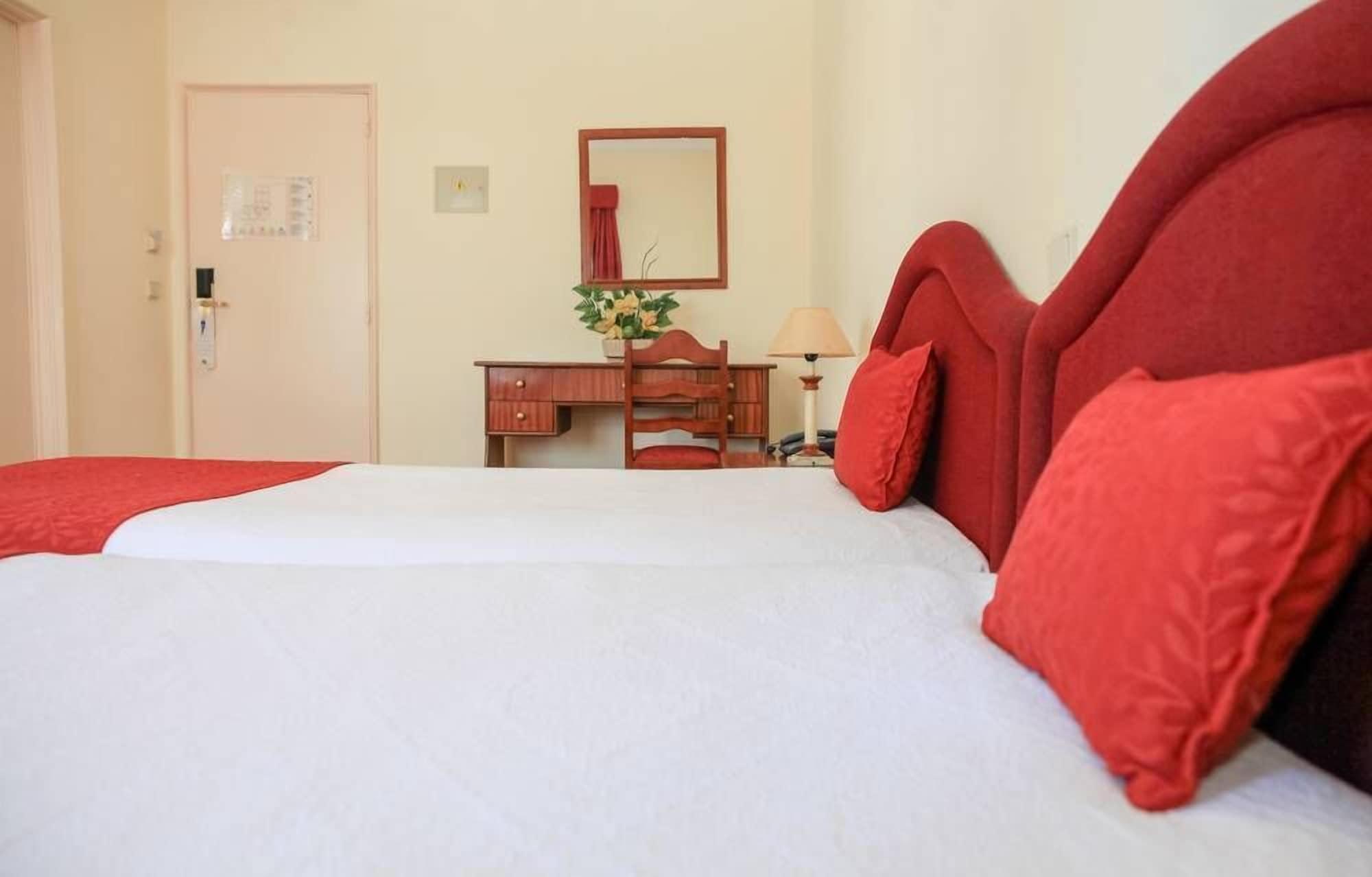 Hotel Baia De Монте-Гордо Экстерьер фото