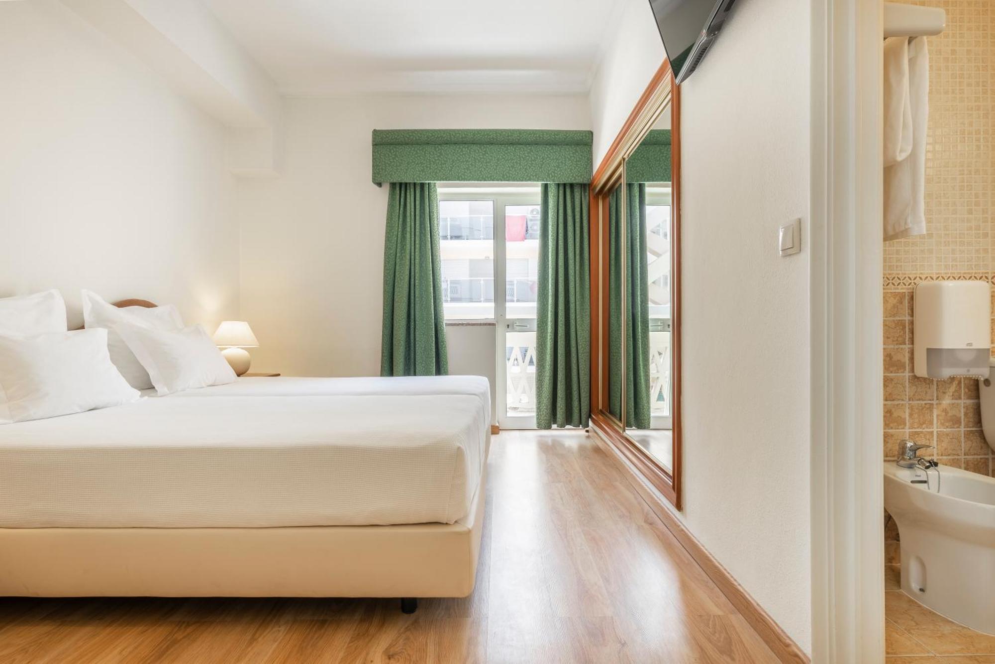 Hotel Baia De Монте-Гордо Номер фото